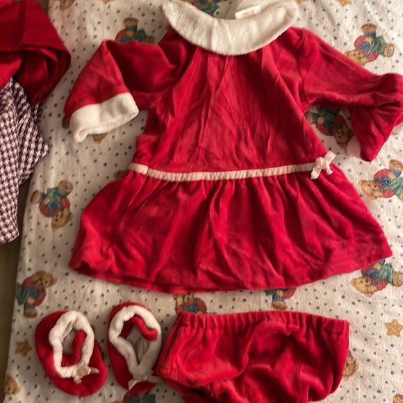 Girls 12 months red and white Christmas outfit with matching shoes so adorable - Picture 2 of 4